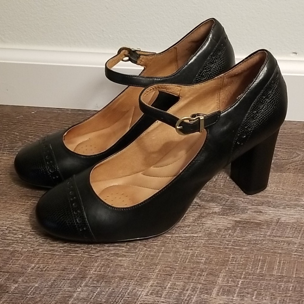 Indigo by Clarks Black Leather Heels